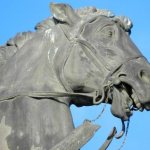 памятник основателю города тольятти